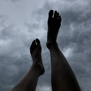 娇妻被交换黑人又大又粗又硬
